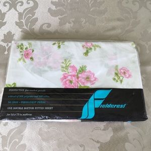 Vintage Fieldcrest fitted double sheet pink &white